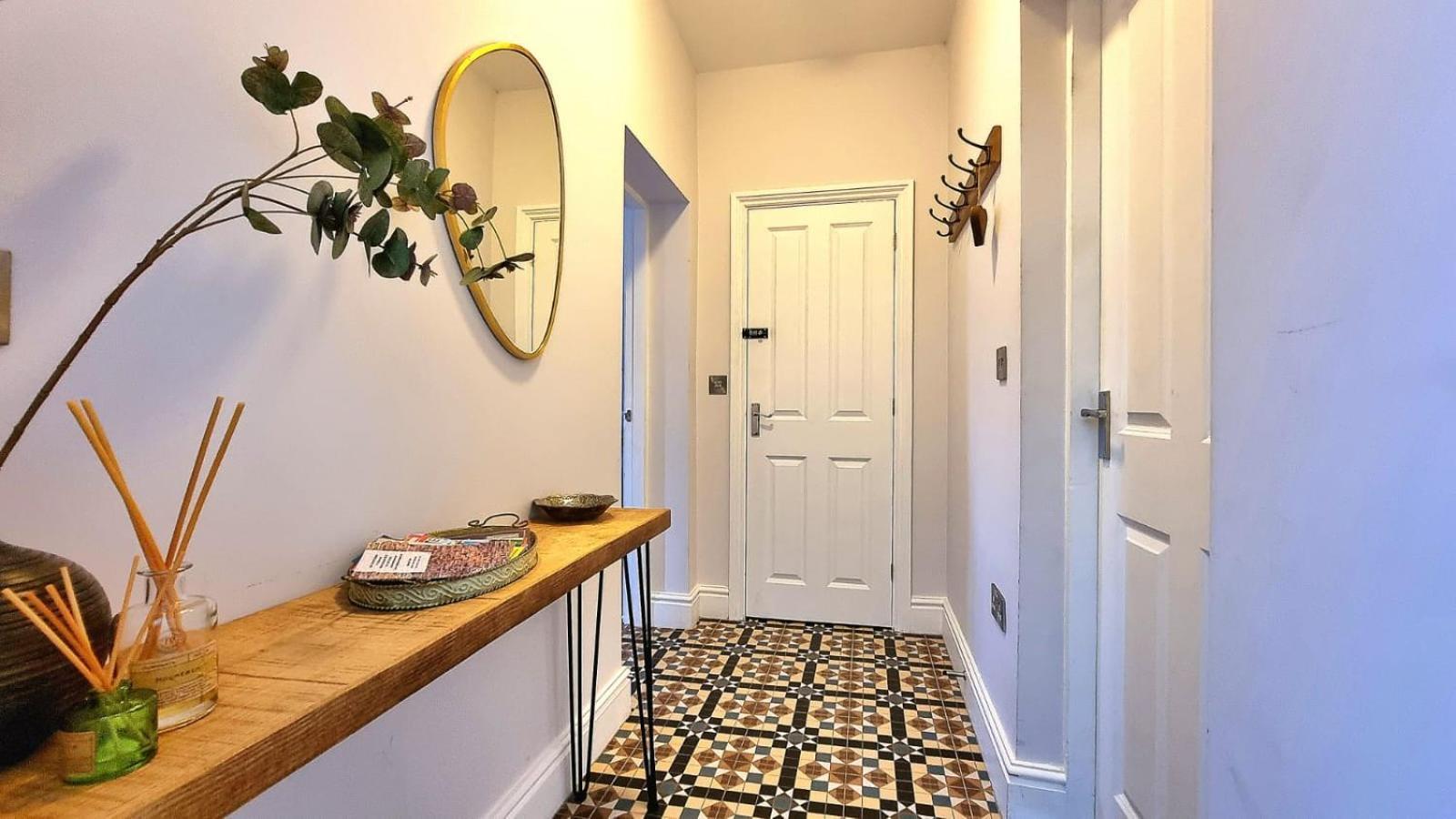 Floor 1br Matlock *