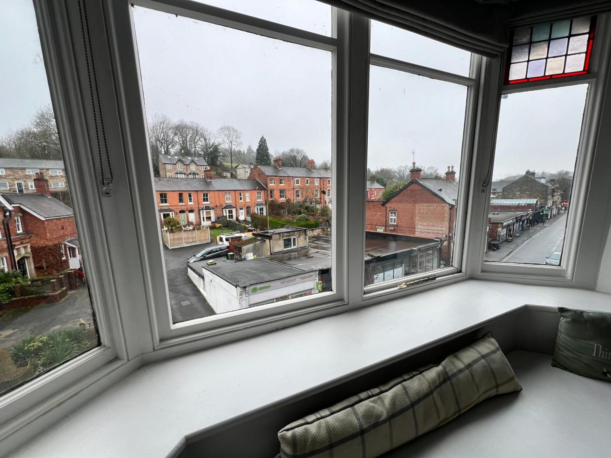 Floor 1br Matlock Apartment *